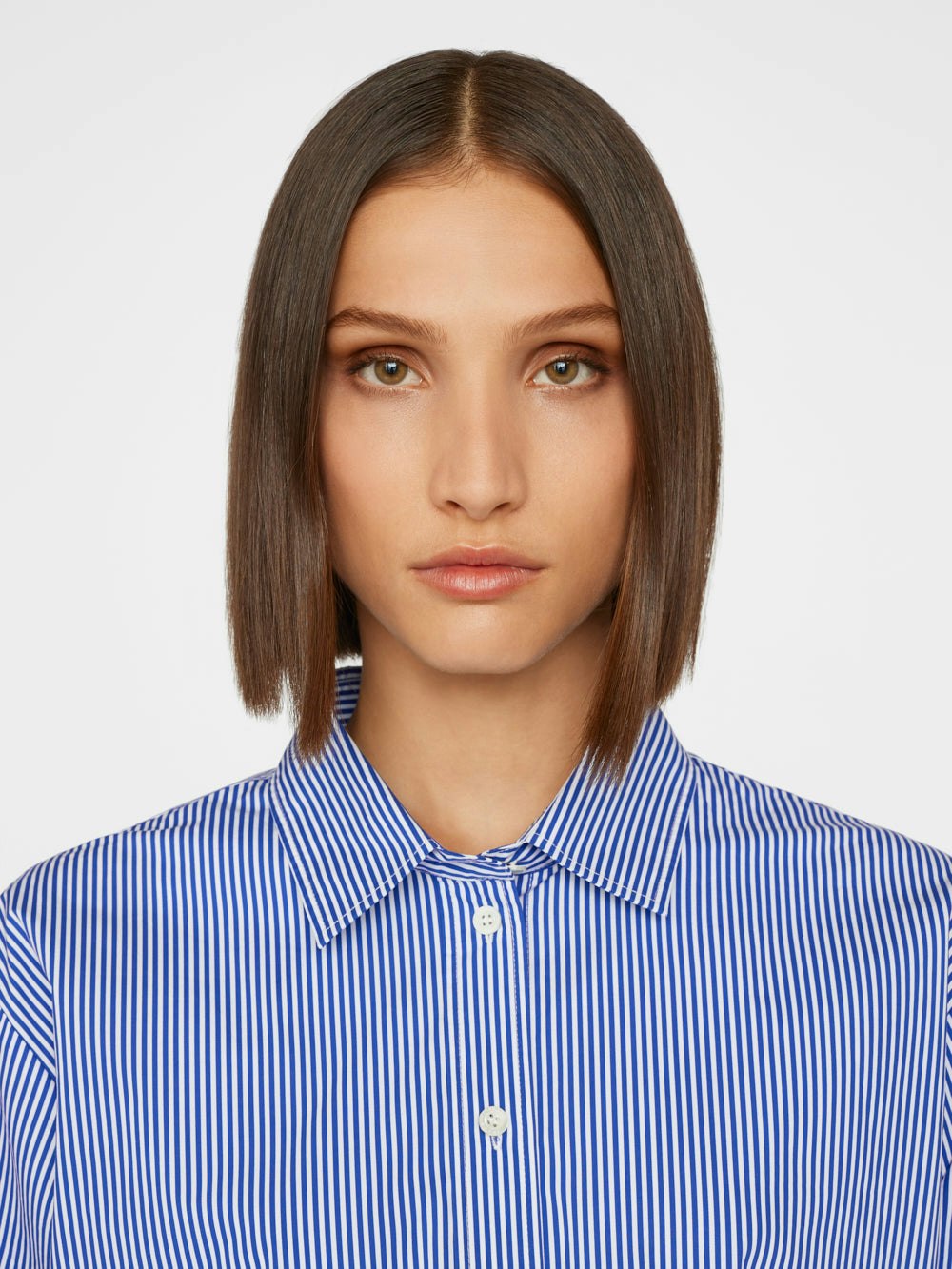 shirt collar view